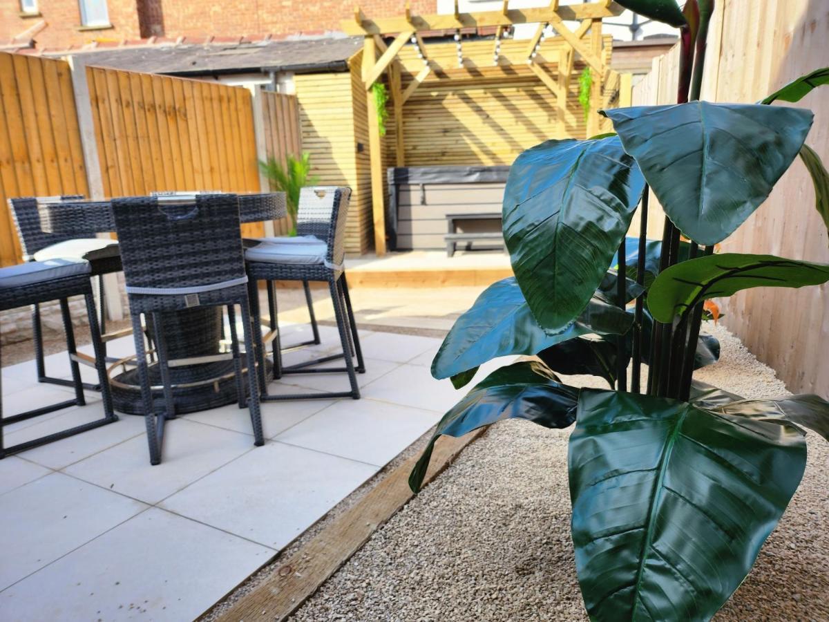 Xxhot Tubxx 4Bed Semi, Sleeps 8, 2 Bathrooms 黑潭 外观 照片